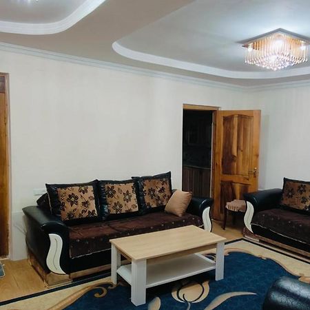 Apartment on Saakadze Batoemi Buitenkant foto