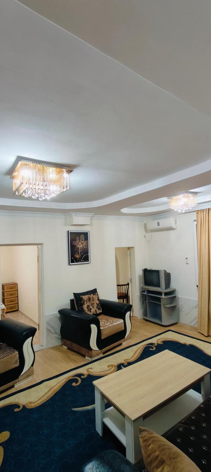 Apartment on Saakadze Batoemi Buitenkant foto